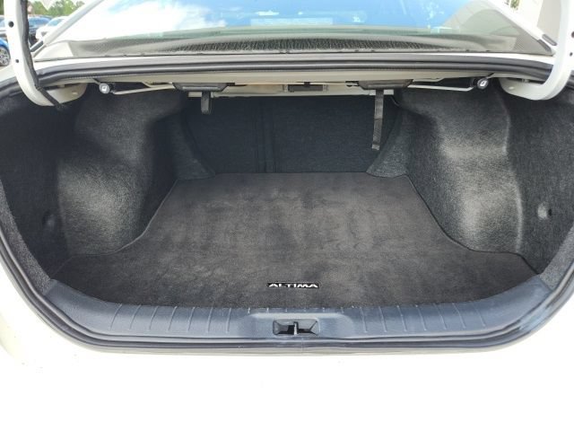 Used 2025 Nissan Altima 2.5 SV FWD image 19