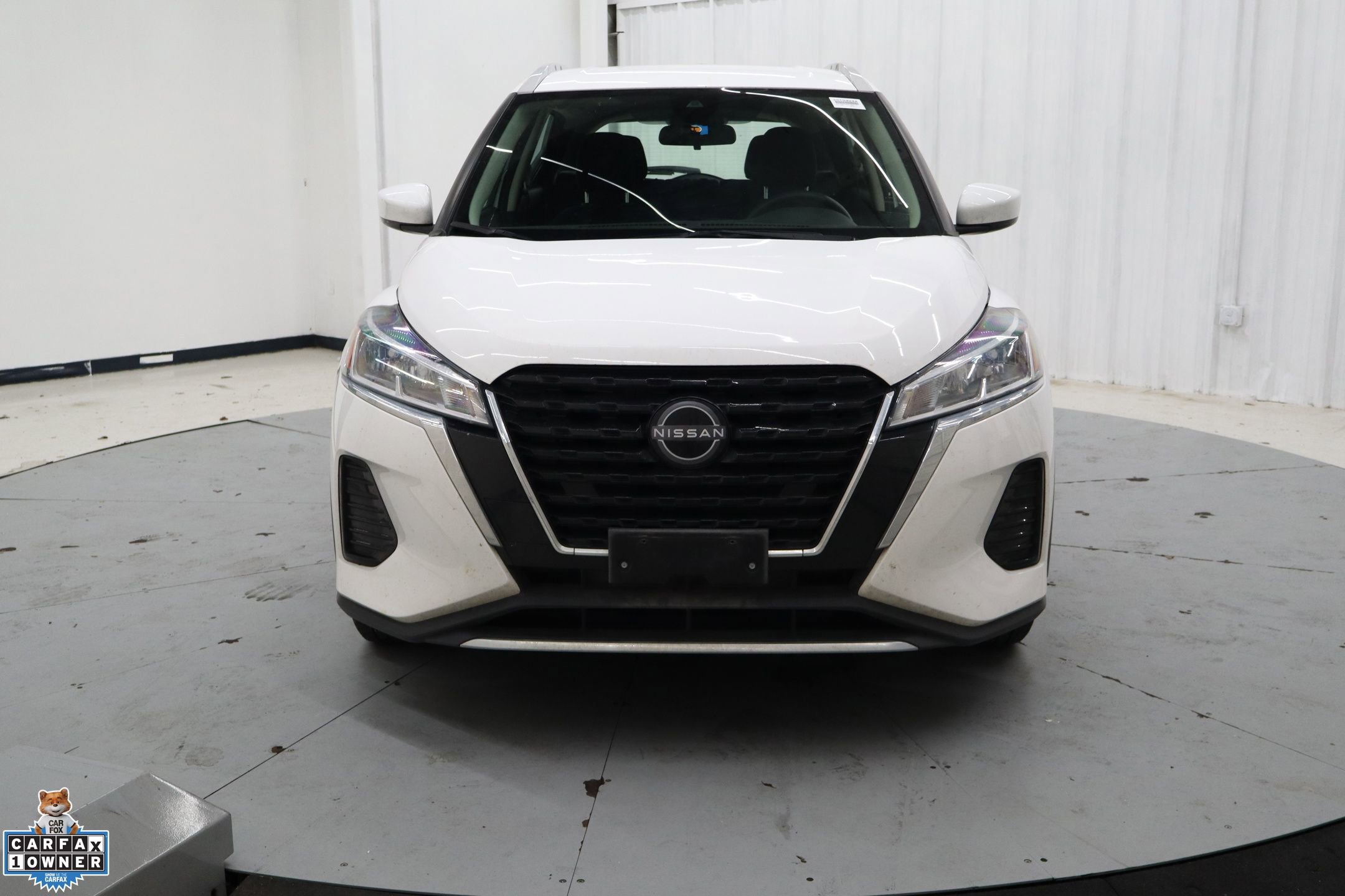 Used 2022 Nissan Kicks SV image 2