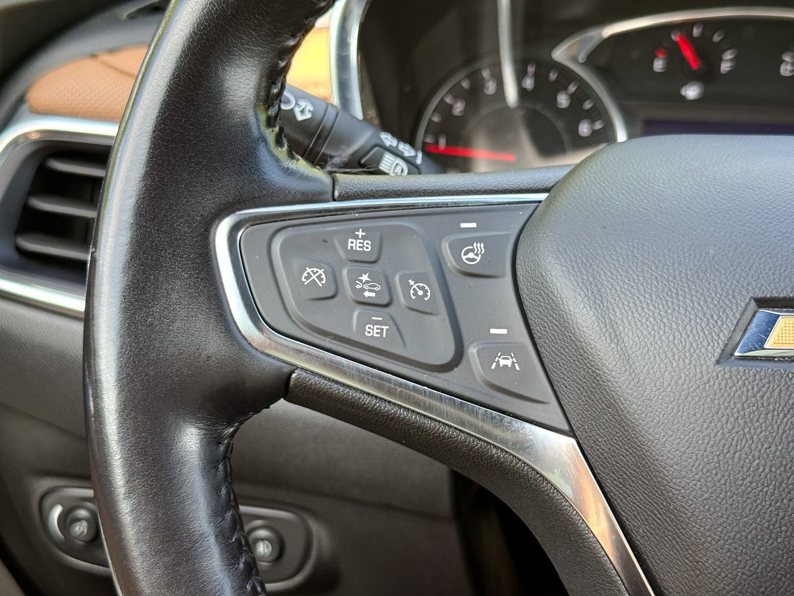 Used 2021 Chevrolet Equinox Premier AWD/4WD image 37