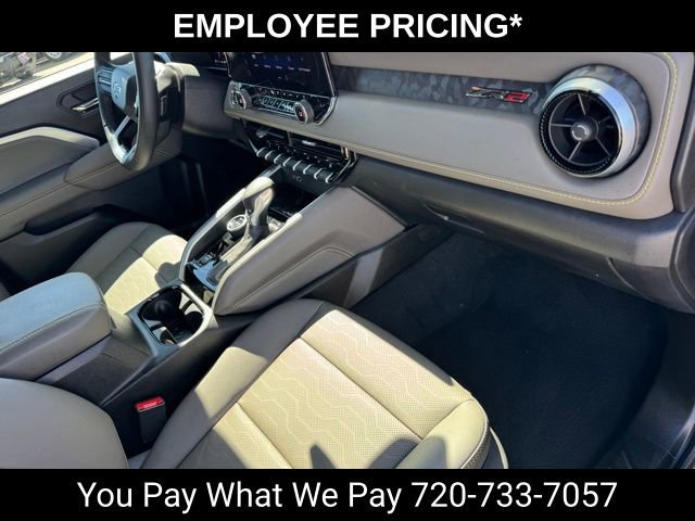 Used 2025 Chevrolet Colorado ZR2 w/ Technology Package AWD/4WD image 27