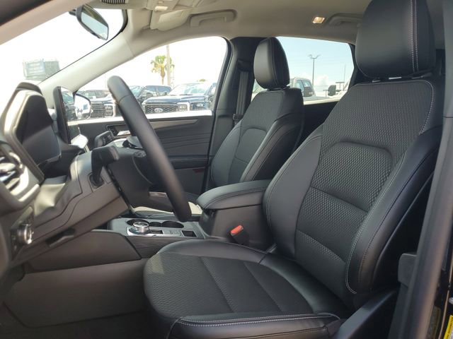Certified 2025 Ford Escape SE FWD image 11