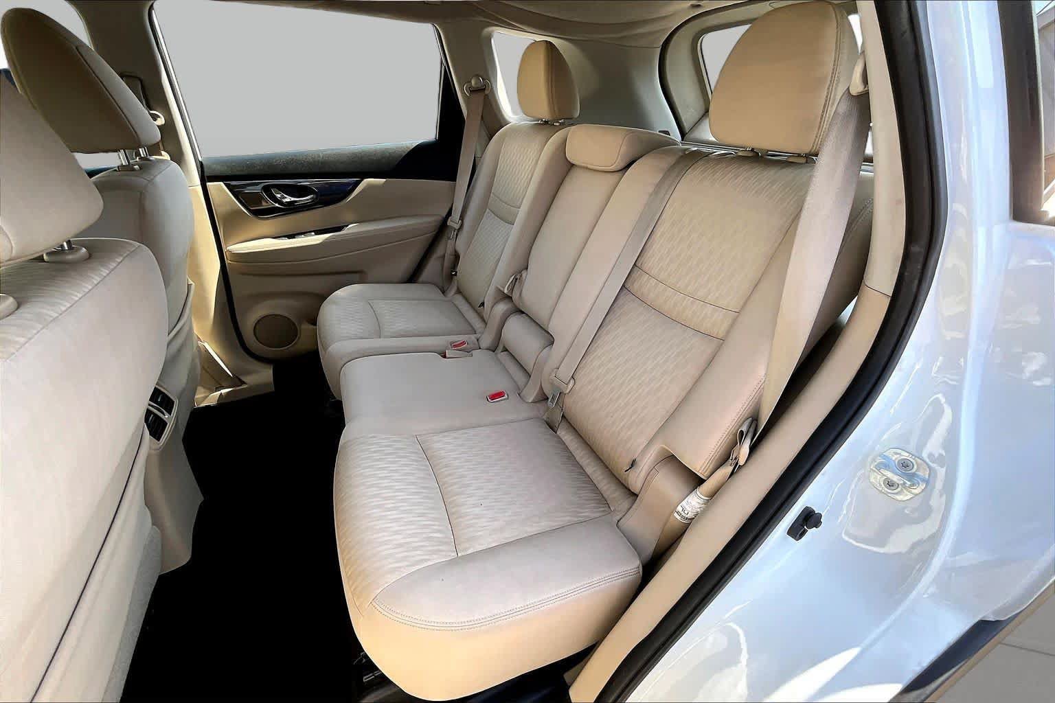 Used 2017 Nissan Rogue S FWD image 21