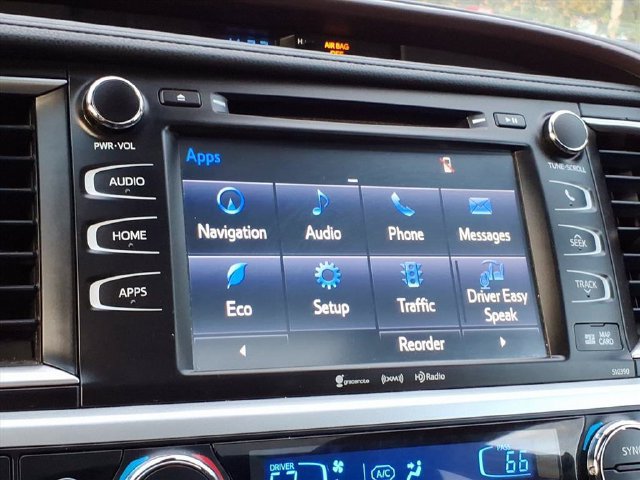 Used 2019 Toyota Highlander XLE w/ Carpet Mat Package (TMS) AWD/4WD image 25