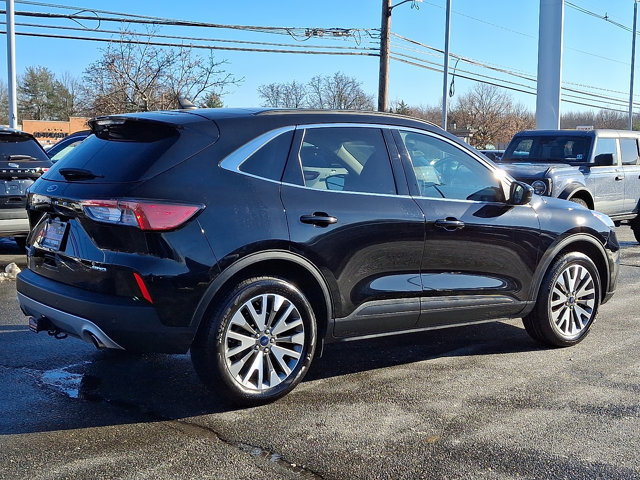 Certified 2022 Ford Escape Titanium w/ Class II Trailer Tow Package image 11