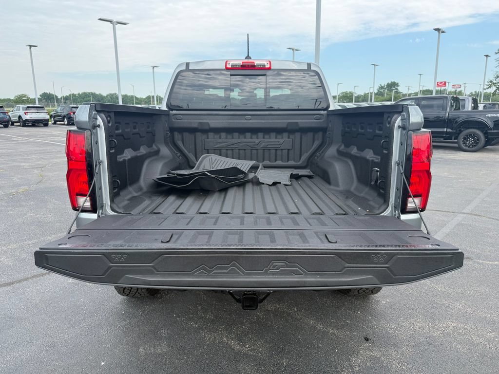 Used 2024 Chevrolet Colorado ZR2 w/ ZR2 Convenience Package III AWD/4WD image 11