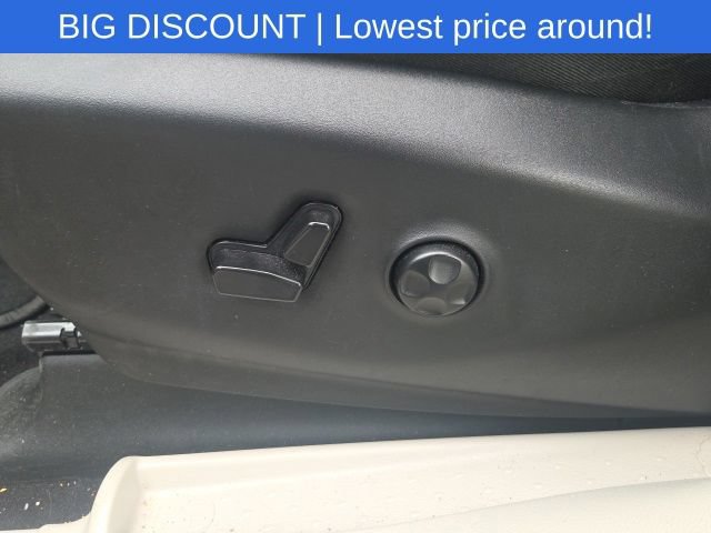 Used 2023 Chrysler Pacifica Touring-L FWD image 31