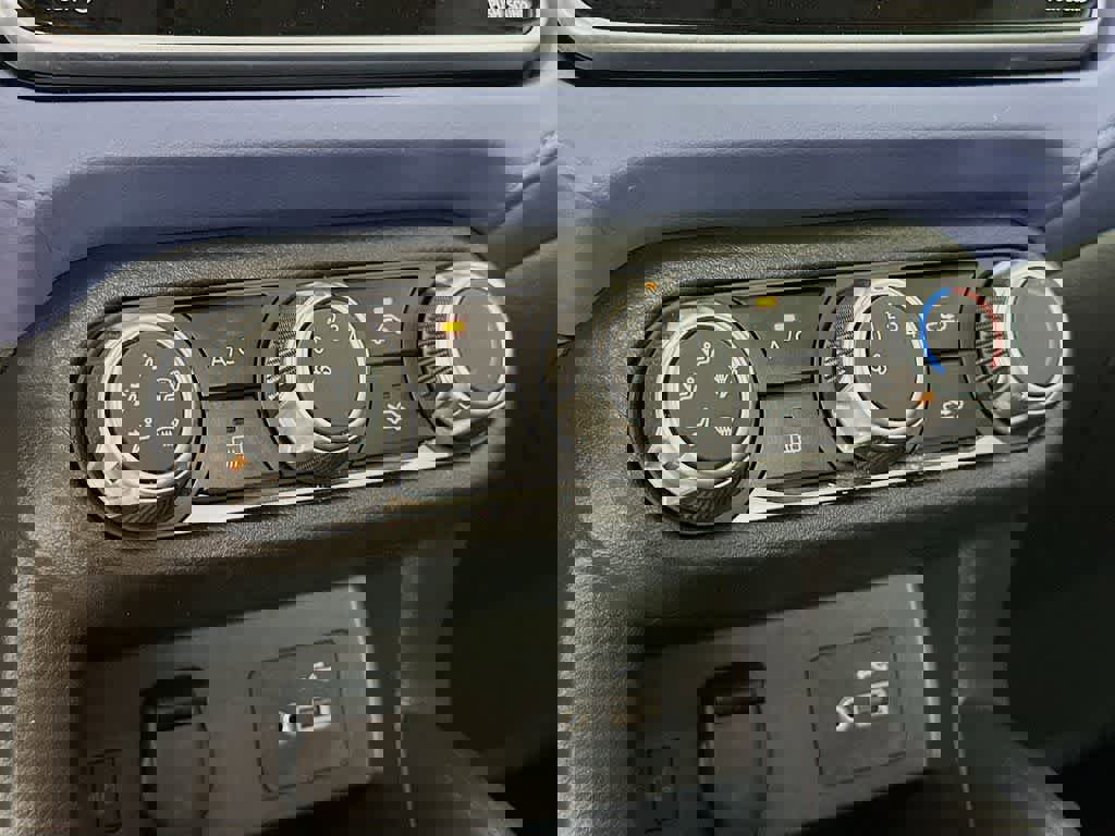 Used 2023 Nissan Versa SV image 20