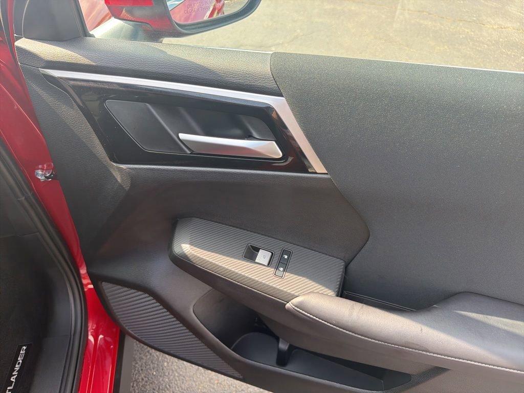 Used 2024 Mitsubishi Outlander ES AWD/4WD image 32