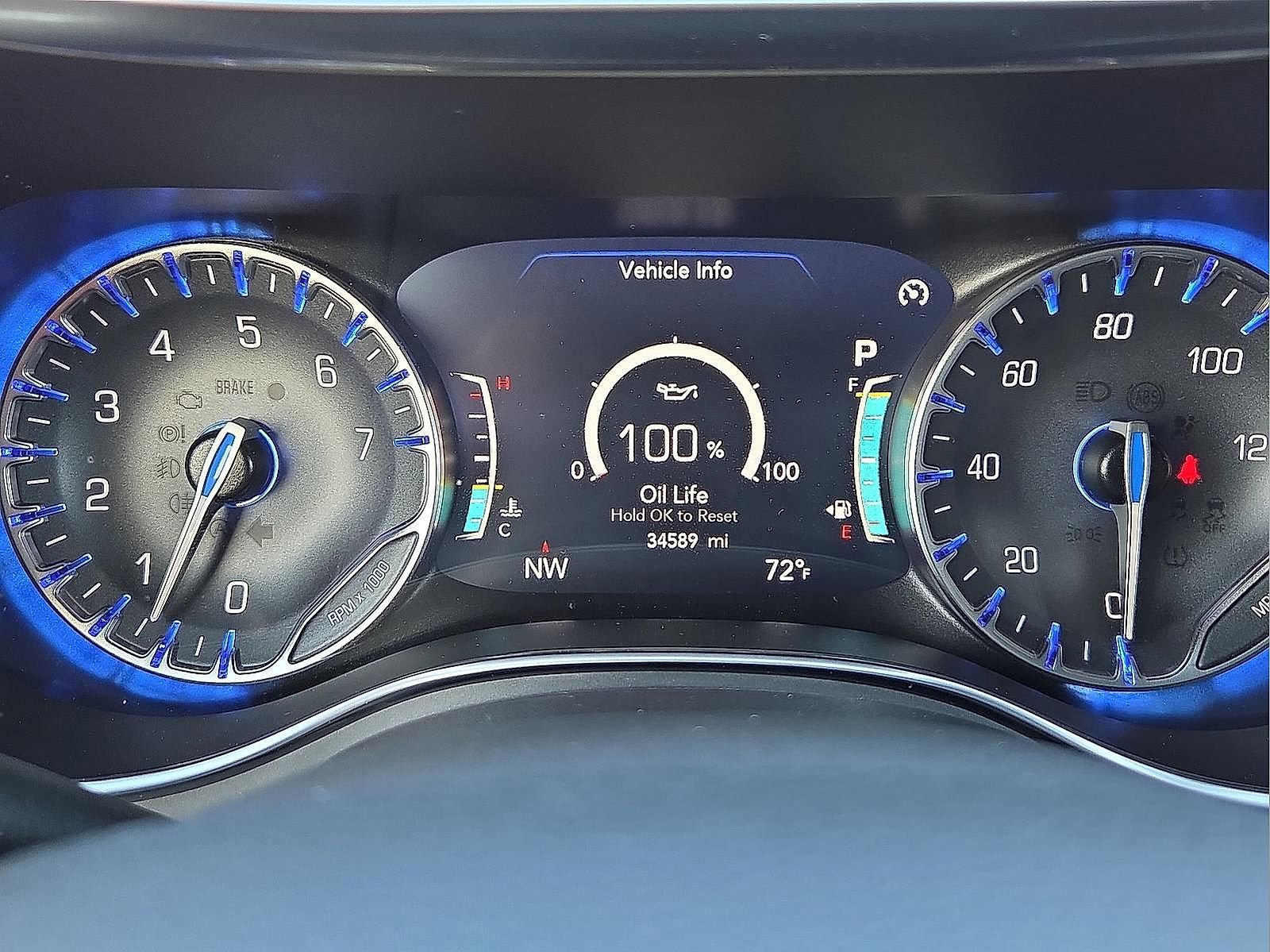 Used 2025 Chrysler Pacifica Limited image 23