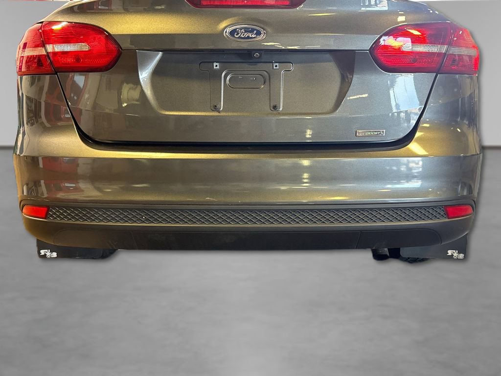 Certified 2018 Ford Focus SE w/ SE Appearance Package FWD image 16