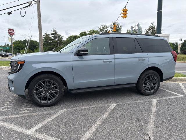Certified 2026 Ford Expedition Platinum w/ Stealth Appearance Package AWD/4WD image 4