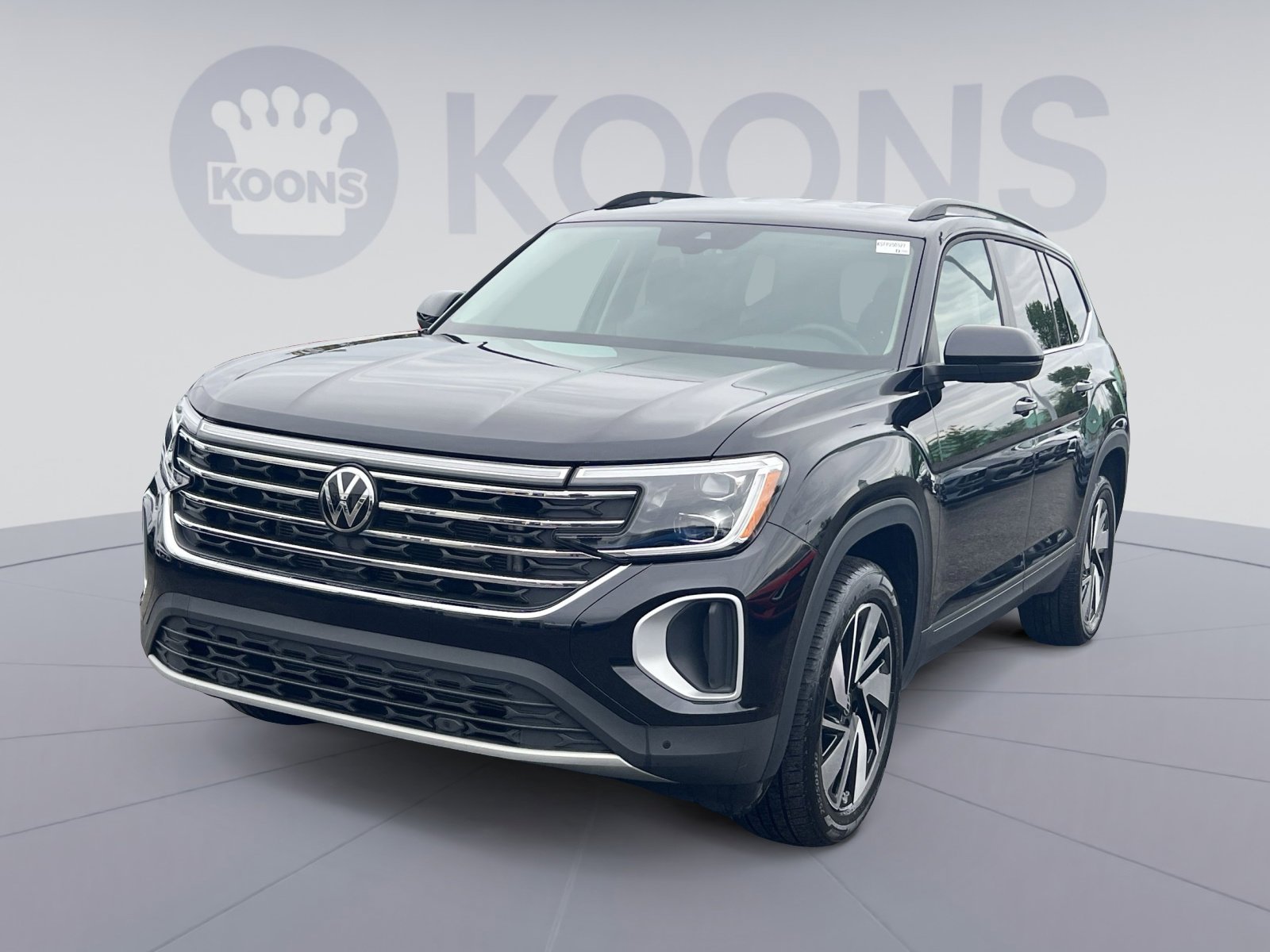 Used 2025 Volkswagen Atlas SE FWD image 1