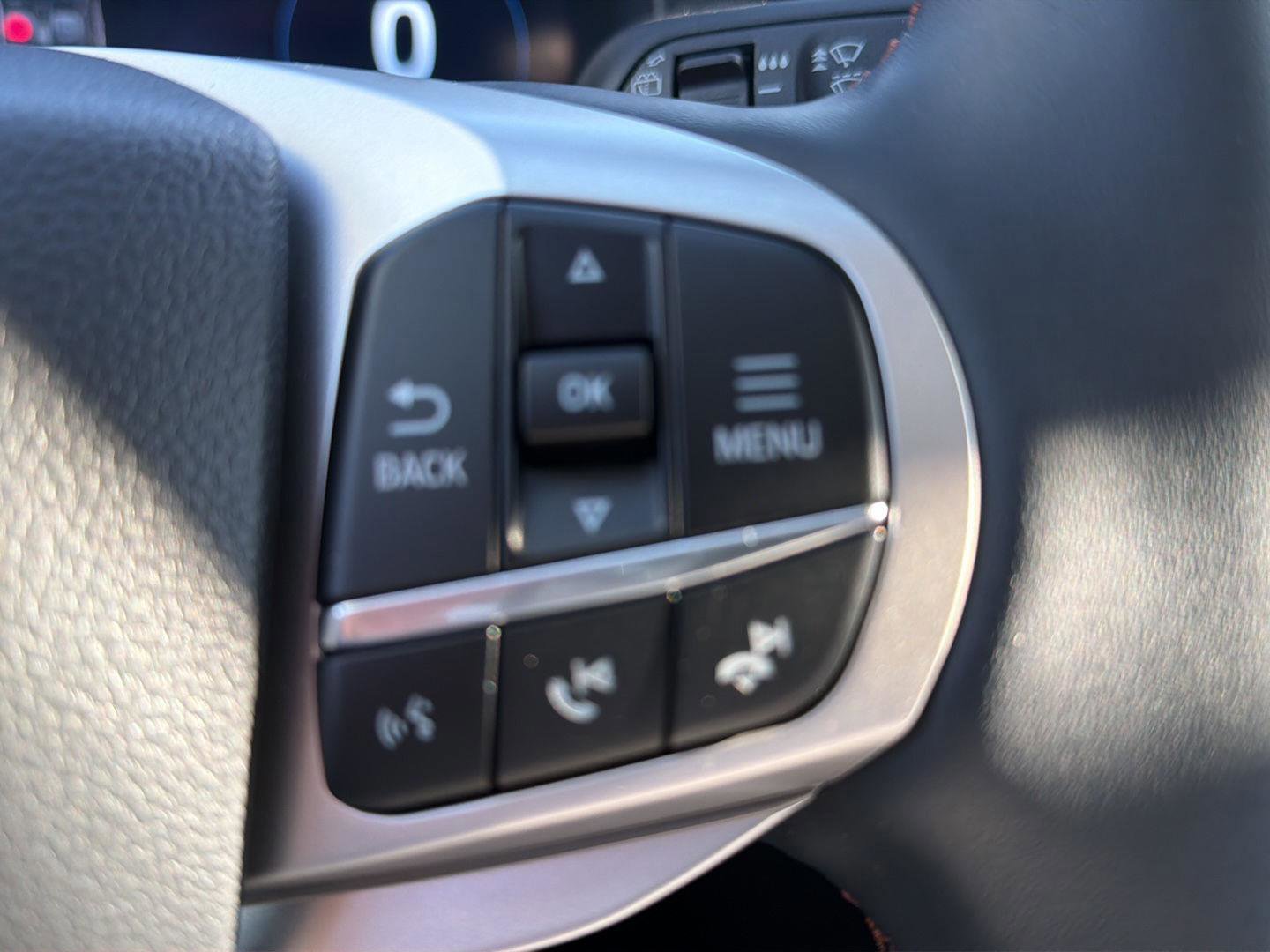 Certified 2025 Ford Explorer Active w/ Active Comfort Package image 35