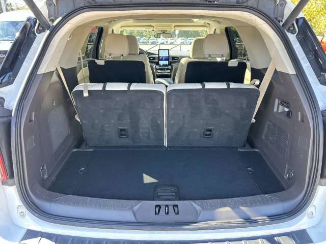 Certified 2021 Ford Explorer Platinum w/ Equipment Group 601A AWD/4WD image 24