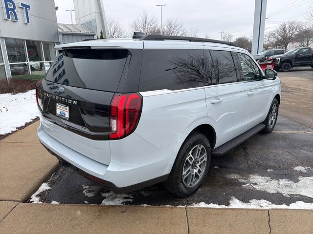 Certified 2025 Ford Expedition Active image 5