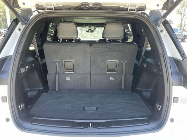 Used 2025 Jeep Grand Cherokee L Limited w/ Black Appearance Package AWD/4WD image 10