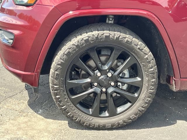 Used 2020 Jeep Grand Cherokee Altitude AWD/4WD image 10