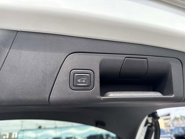 Used 2023 Buick Envision Essence w/ Sport Touring Package image 8