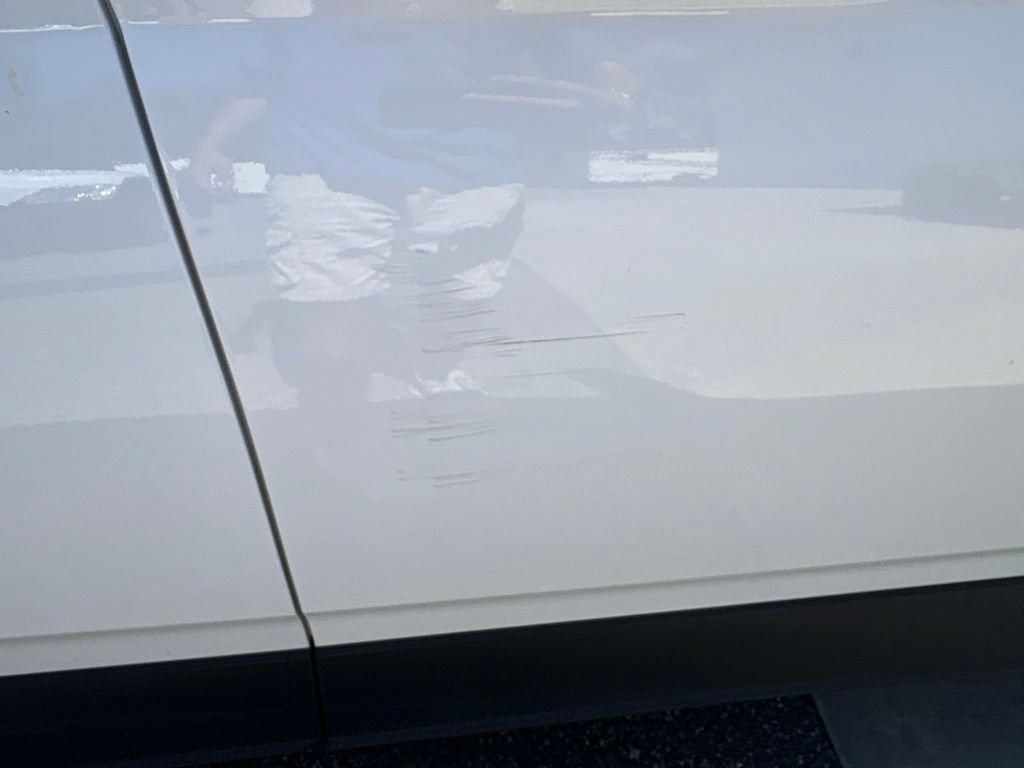 Used 2025 Hyundai Venue SEL FWD image 14