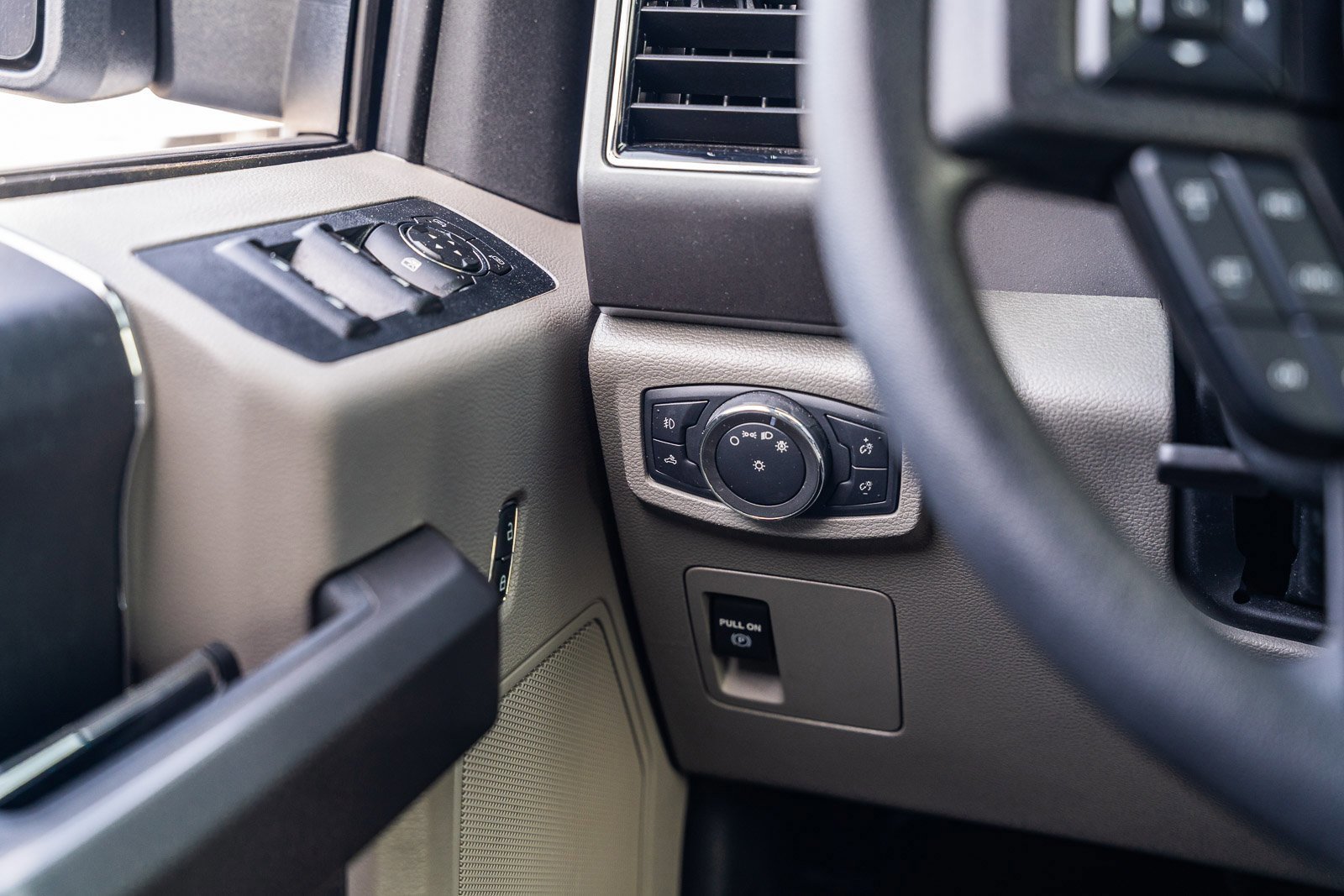 Certified 2020 Ford F150 XLT w/ Trailer Tow Package image 25