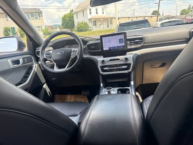 Certified 2024 Ford Explorer XLT w/ Equipment Group 202A AWD/4WD image 37