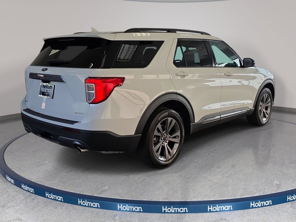 Certified 2023 Ford Explorer XLT w/ Equipment Group 202A AWD/4WD image 5