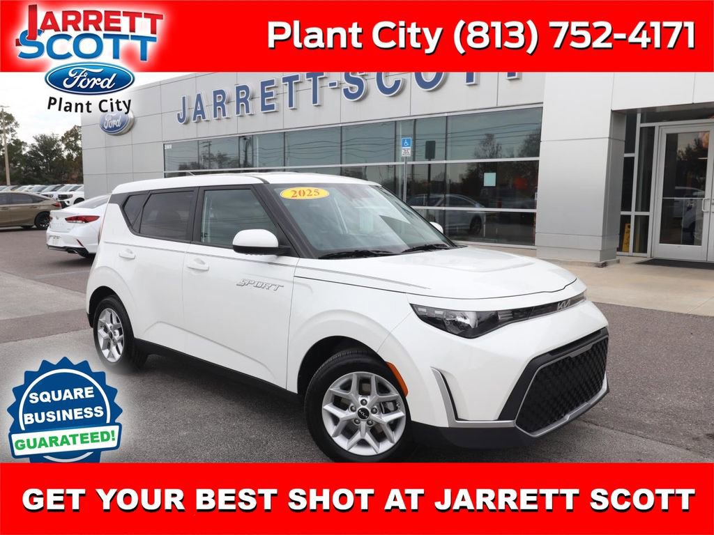 Used 2025 Kia Soul LX w/ LX Technology Package image 7