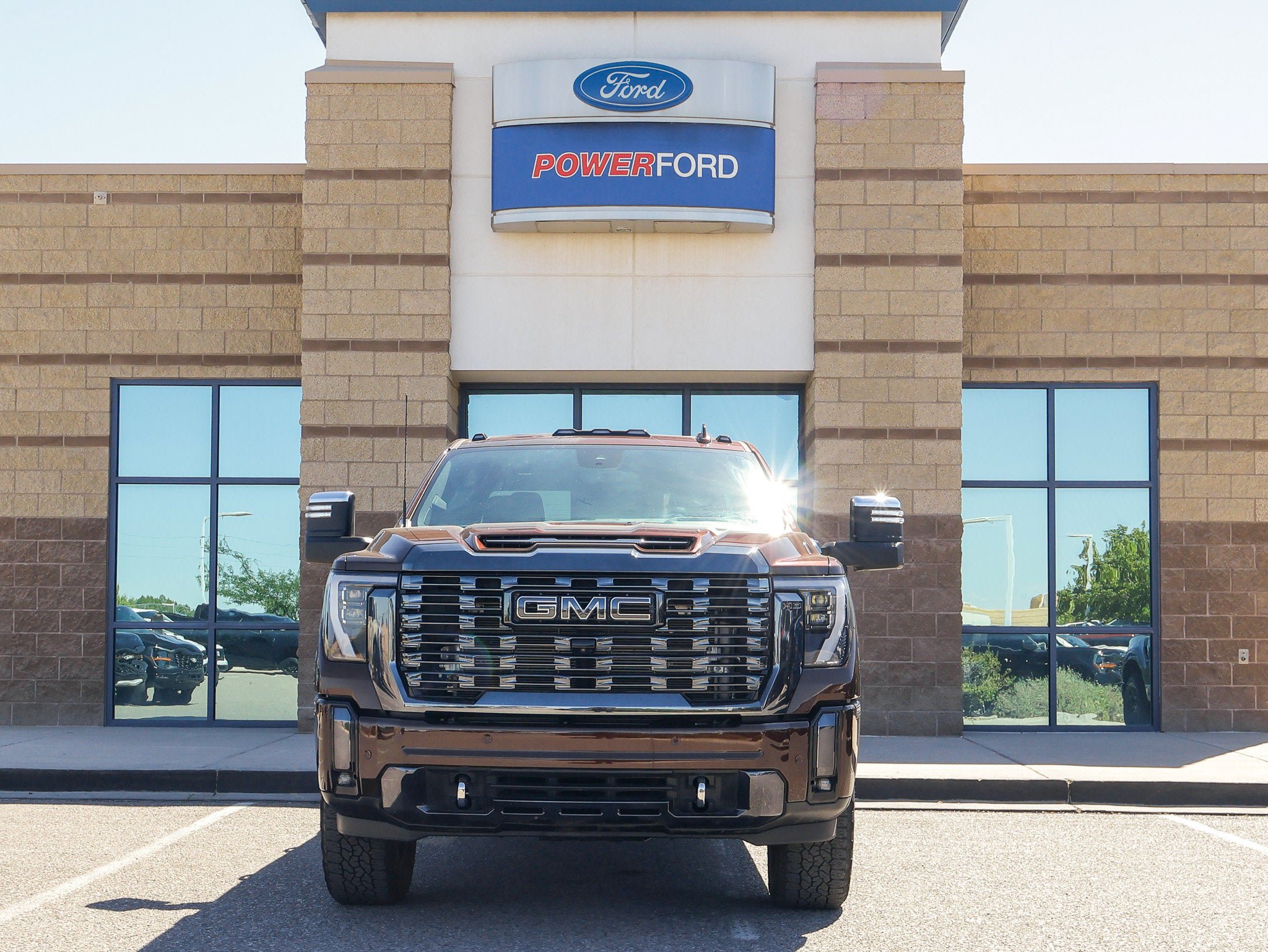 Used 2024 GMC Sierra 3500 Denali Ultimate AWD/4WD image 3