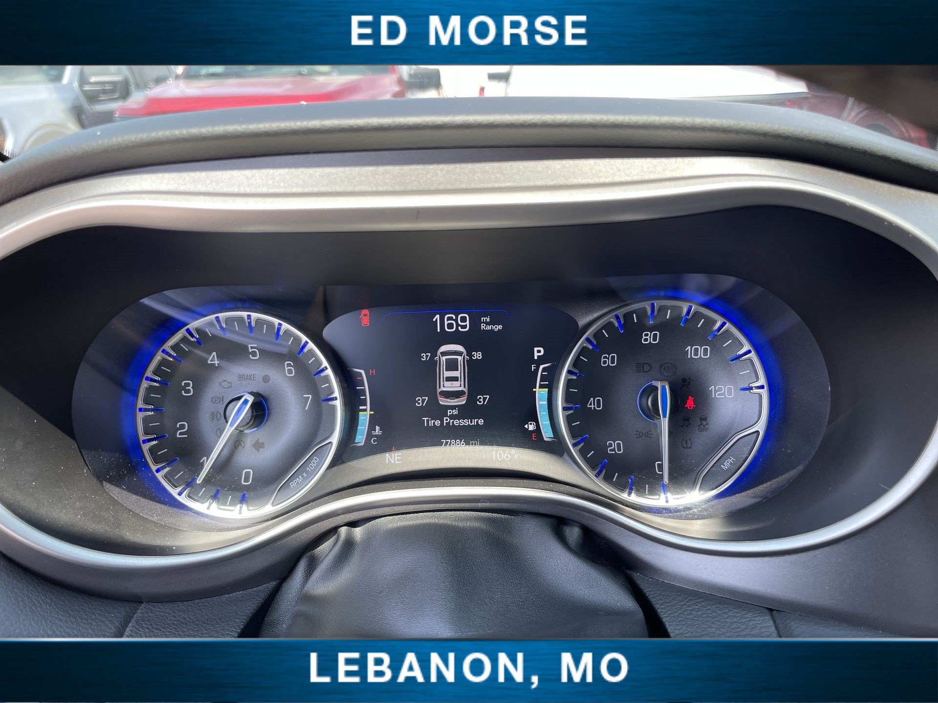 Used 2023 Chrysler Pacifica Touring-L FWD image 12