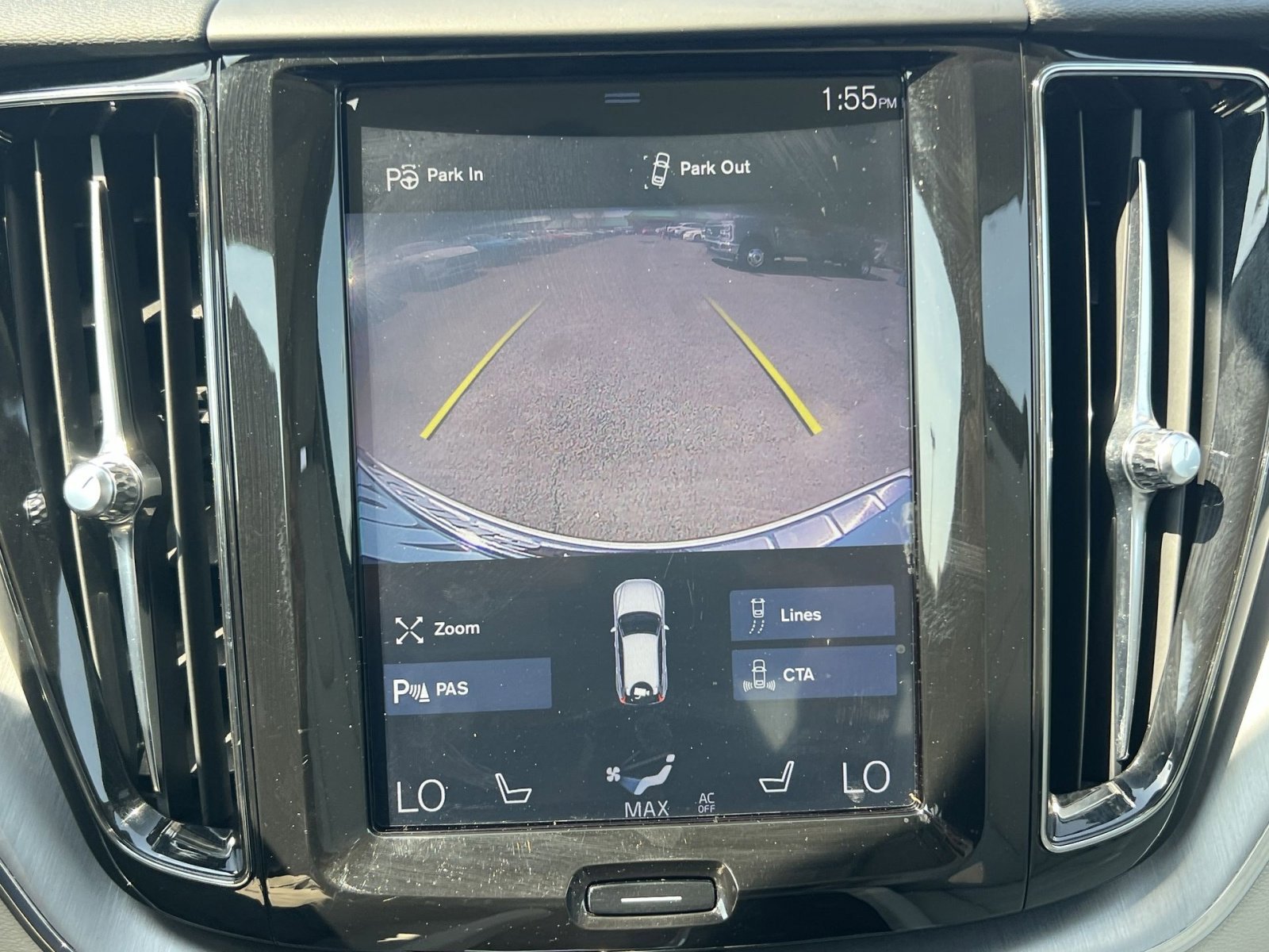 Used 2018 Volvo XC60 T6 Momentum image 19