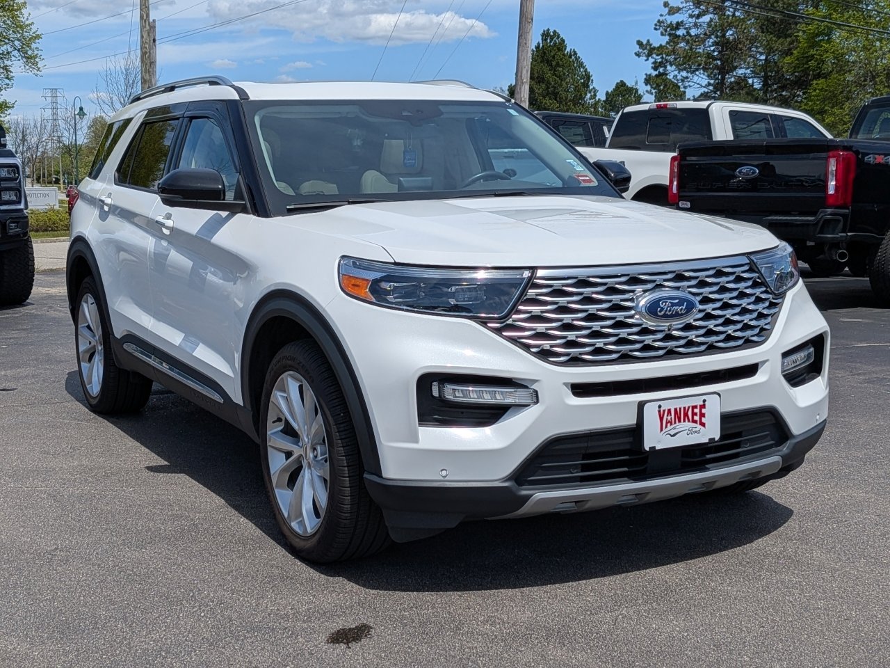 Certified 2022 Ford Explorer Platinum w/ Equipment Group 601A AWD/4WD image 37