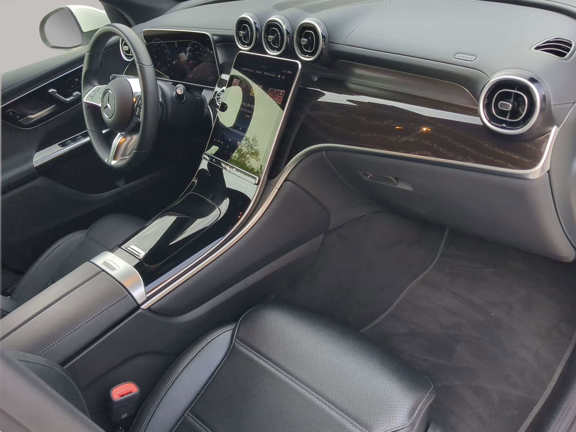 Used 2025 Mercedes-Benz GLC 300 image 49