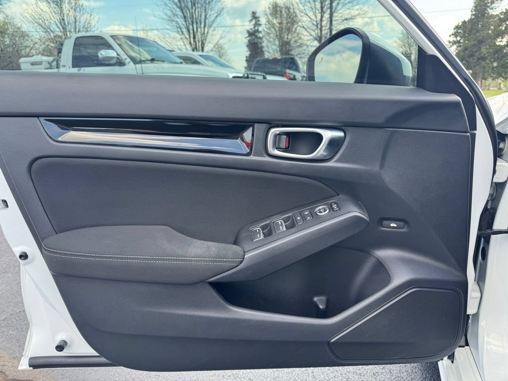 Used 2022 Honda Civic EX image 2