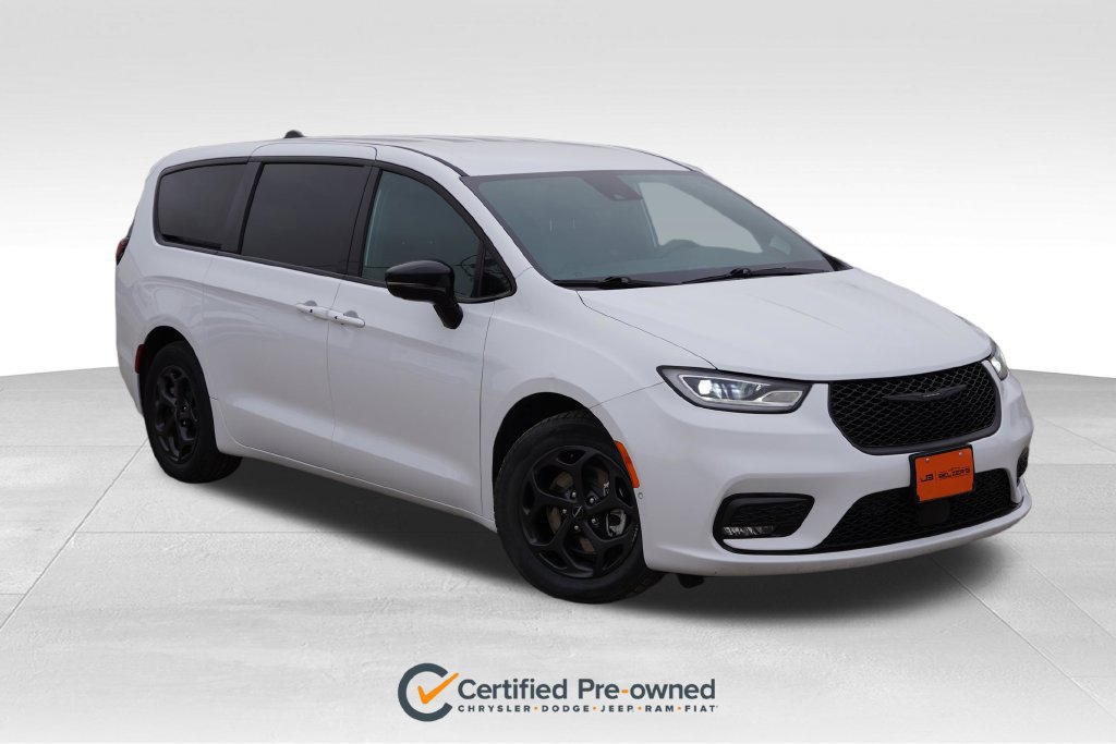 Used 2024 Chrysler Pacifica Limited FWD image 1