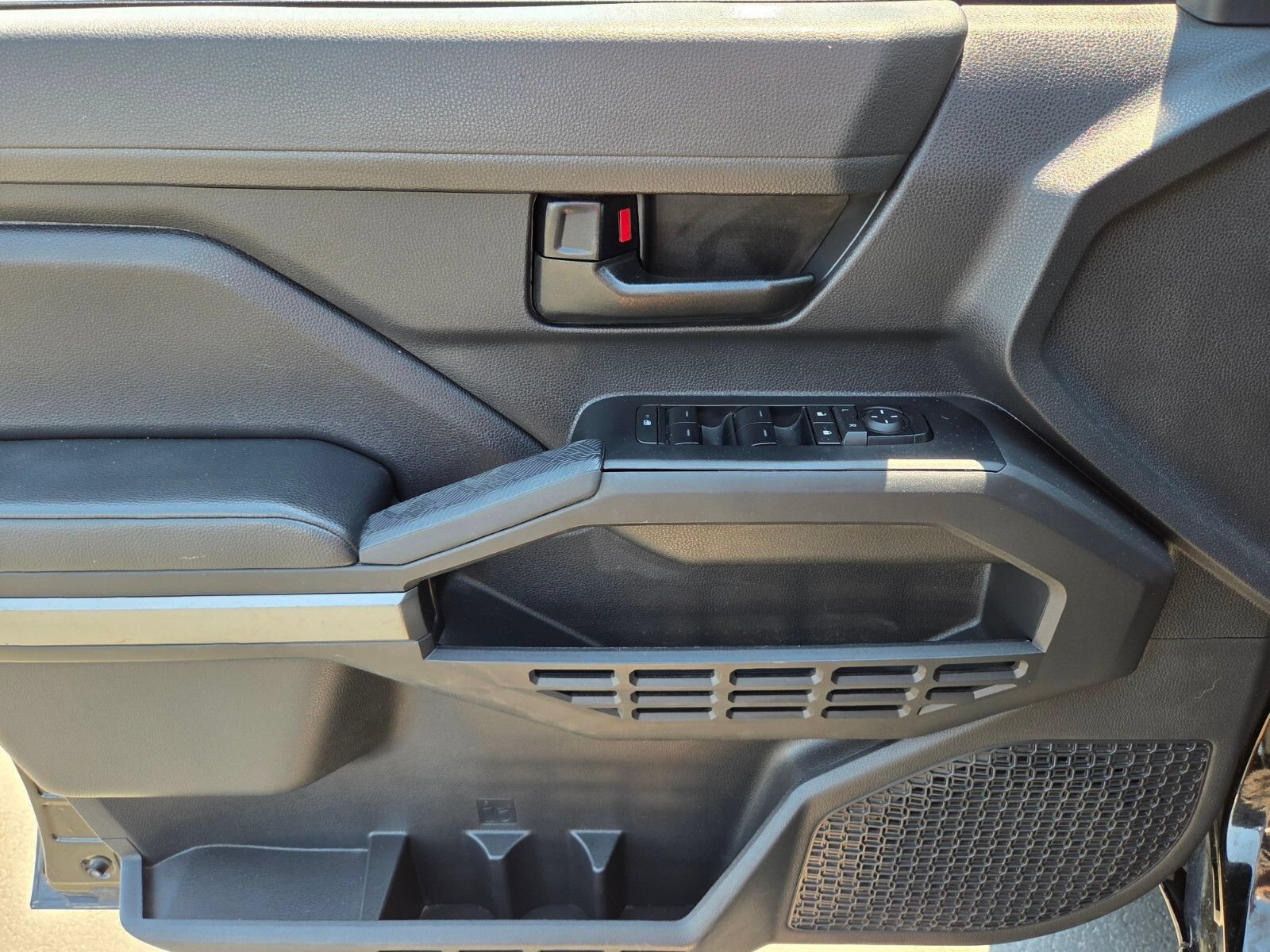 Used 2024 Toyota Tacoma SR5 RWD image 17