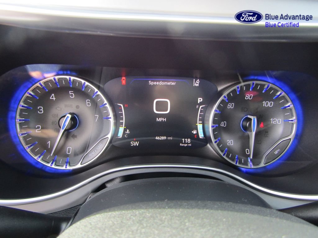 Used 2025 Chrysler Pacifica Limited FWD image 17