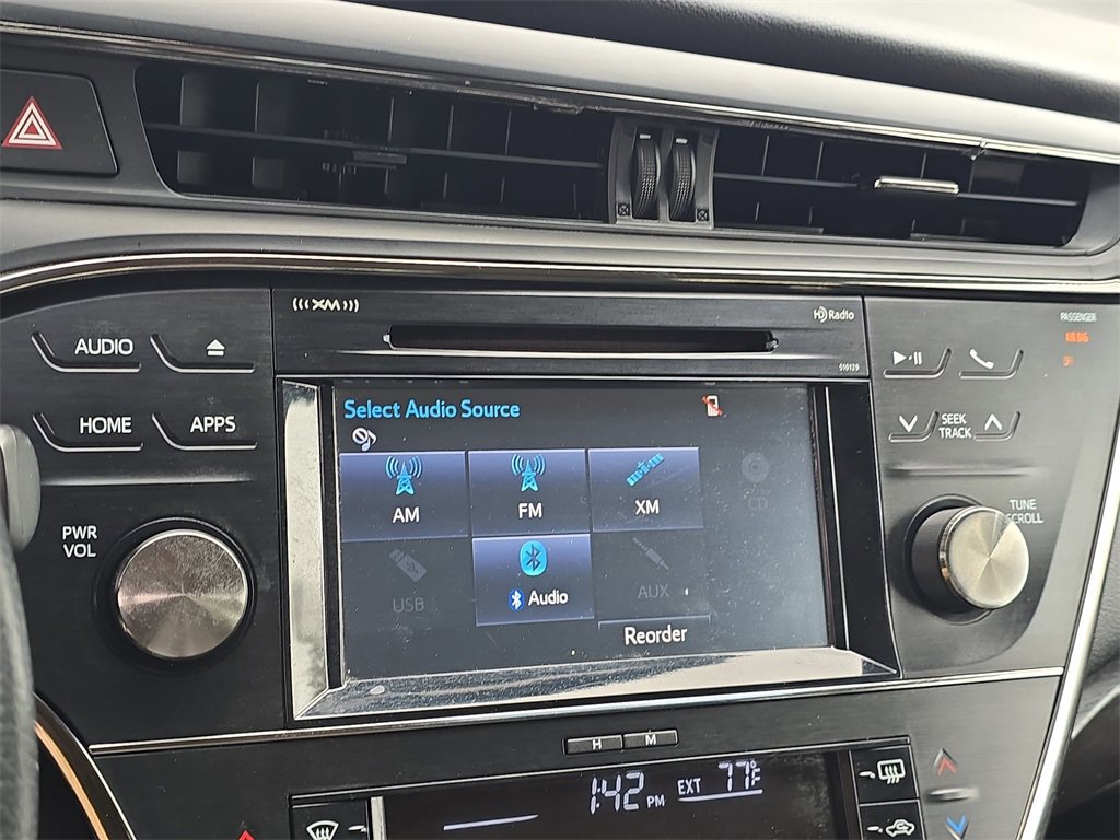 Used 2018 Toyota Avalon XLE image 19