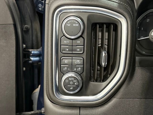 Used 2021 GMC Sierra 1500 Denali w/ Denali Premium Package AWD/4WD image 17