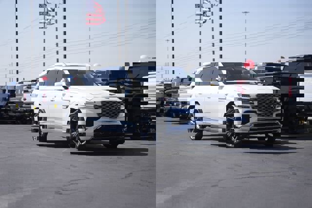 Used 2025 Genesis GV80 2.5T Prestige image 2