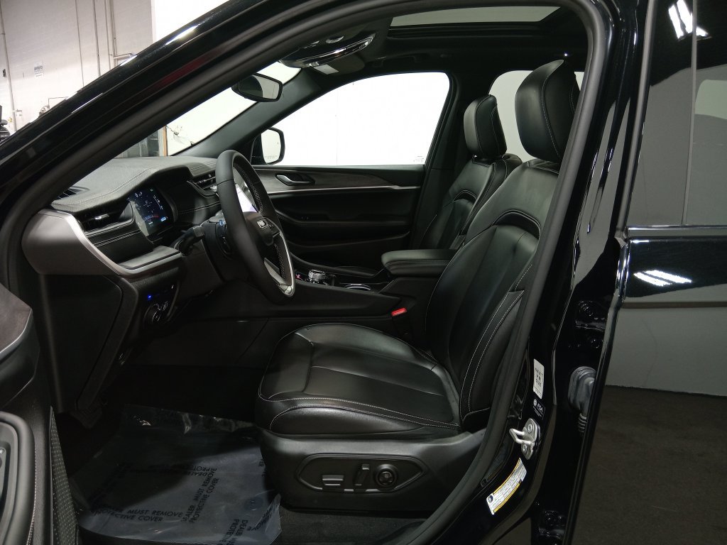 Used 2024 Jeep Grand Cherokee Limited 4xe AWD/4WD image 17