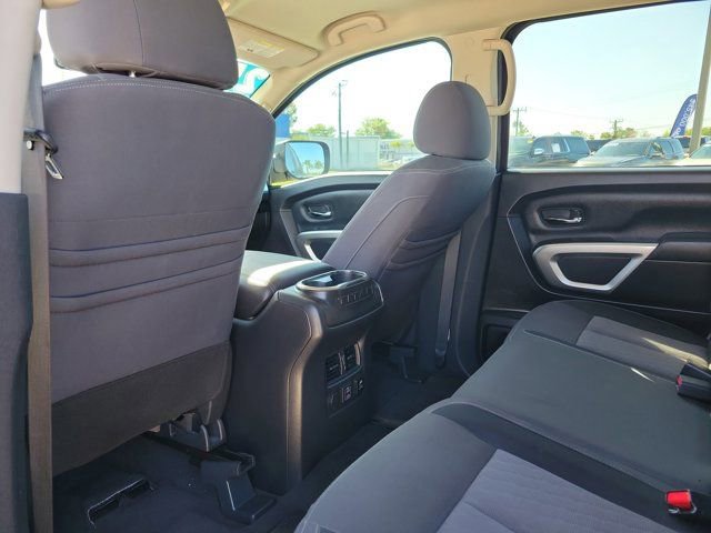 Used 2021 Nissan Titan SV w/ SV Convenience Package image 16