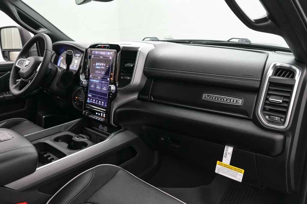 Used 2025 RAM 2500 Laramie AWD/4WD image 21