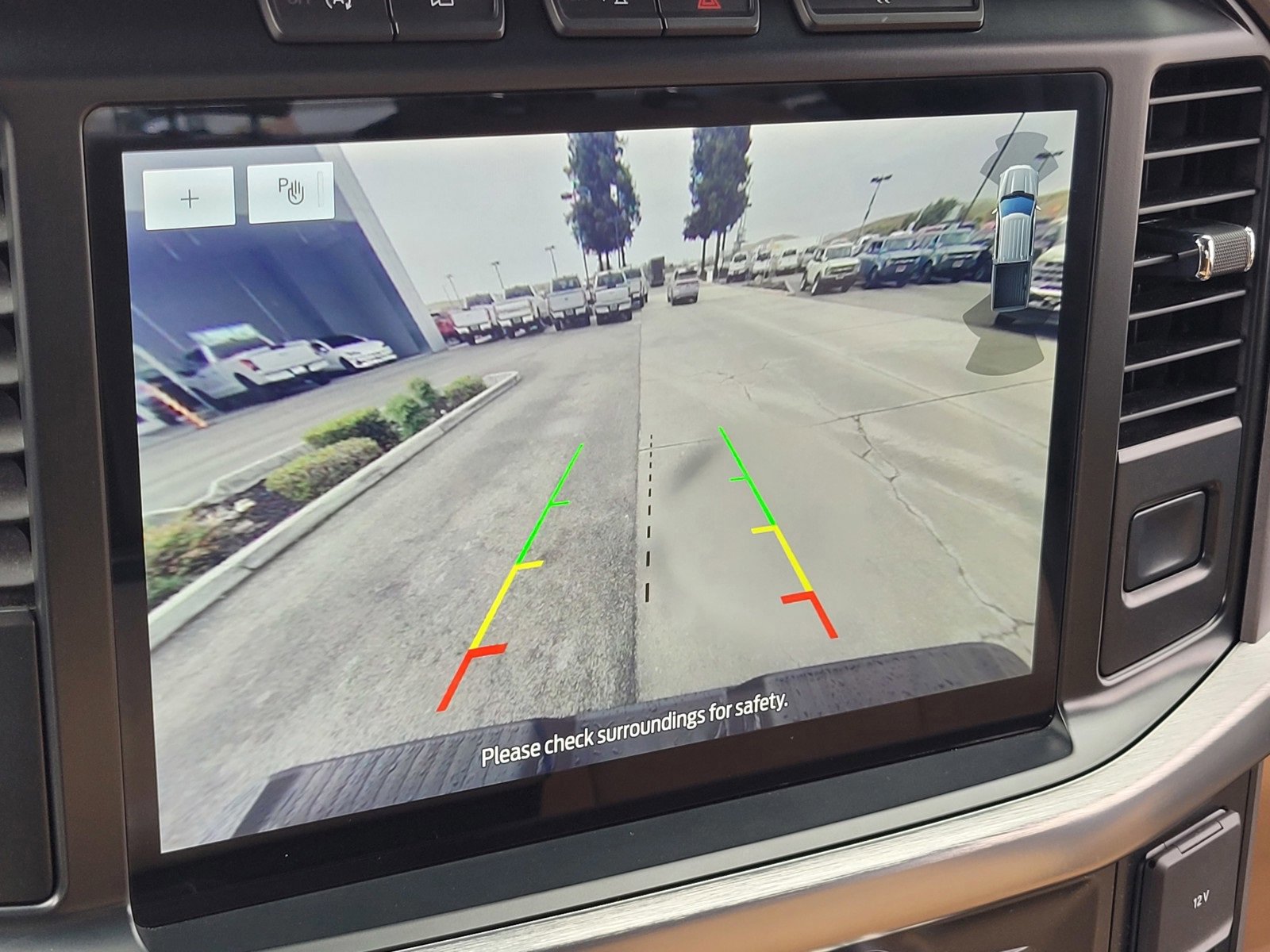 Certified 2022 Ford F150 Lariat w/ Equipment Group 502A High image 27