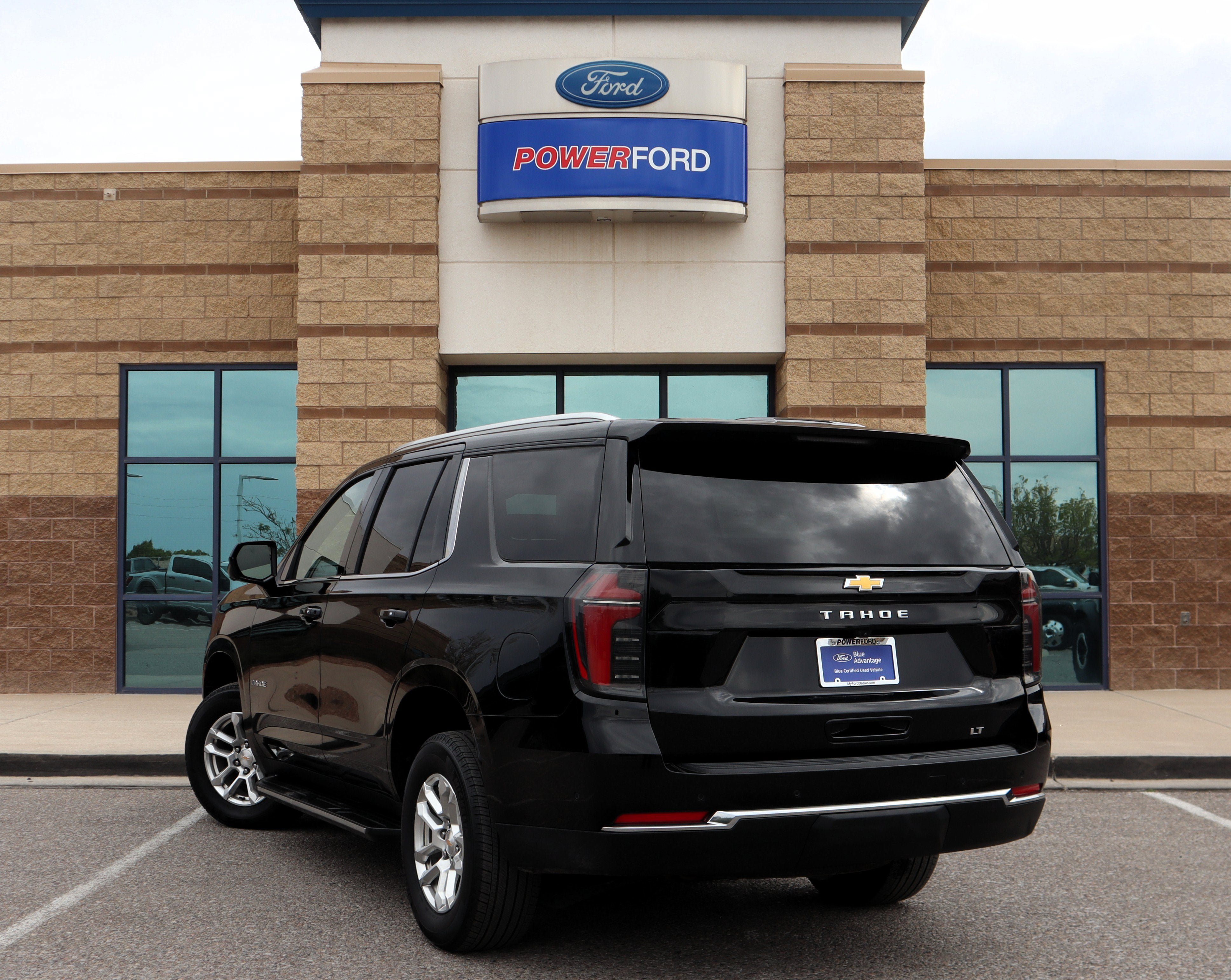 Used 2025 Chevrolet Tahoe LT RWD image 8