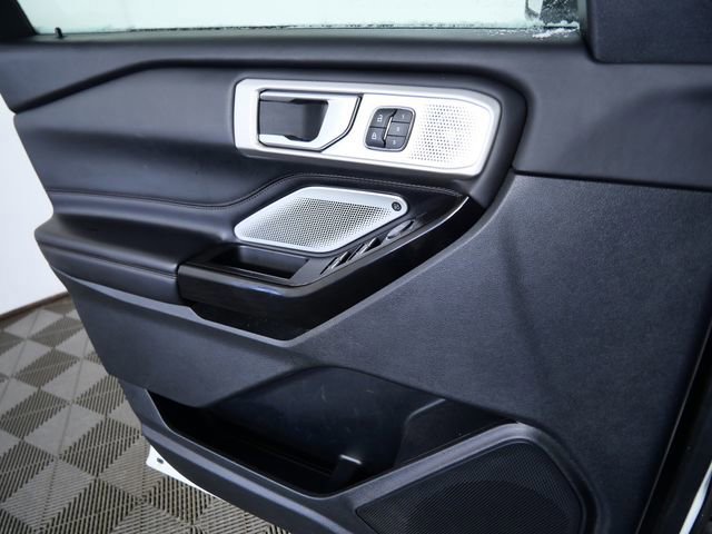 Certified 2021 Ford Explorer Platinum w/ Equipment Group 601A image 26
