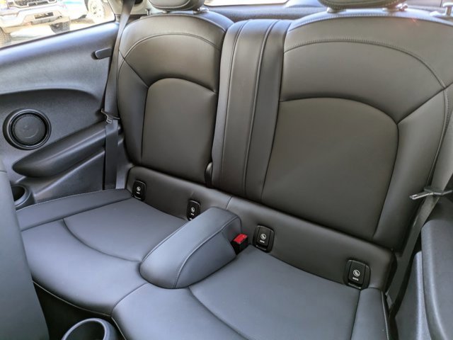 Used 2024 MINI Cooper 2-Door Hardtop image 13