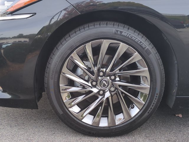 Used 2024 Lexus ES 350 Ultra Luxury w/ Accessory Package (Z2) FWD image 9