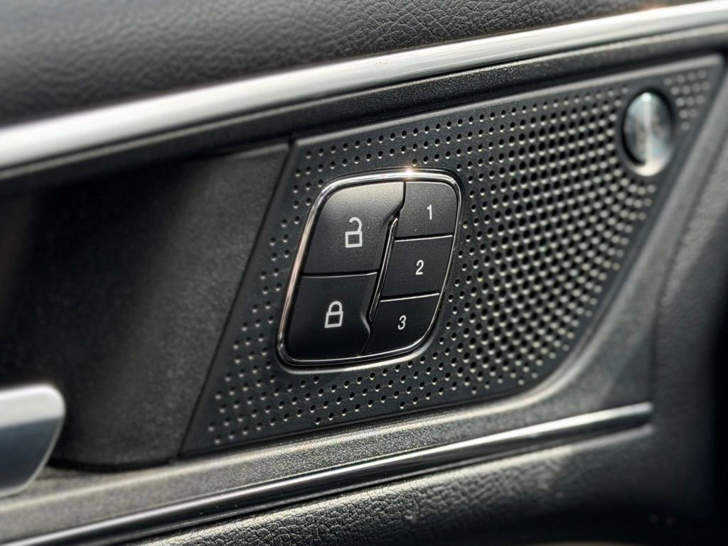 Certified 2022 Ford Edge Titanium w/ Equipment Group 301A image 19