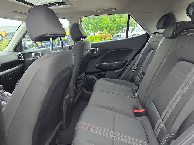Used 2023 Hyundai Venue SEL FWD image 10