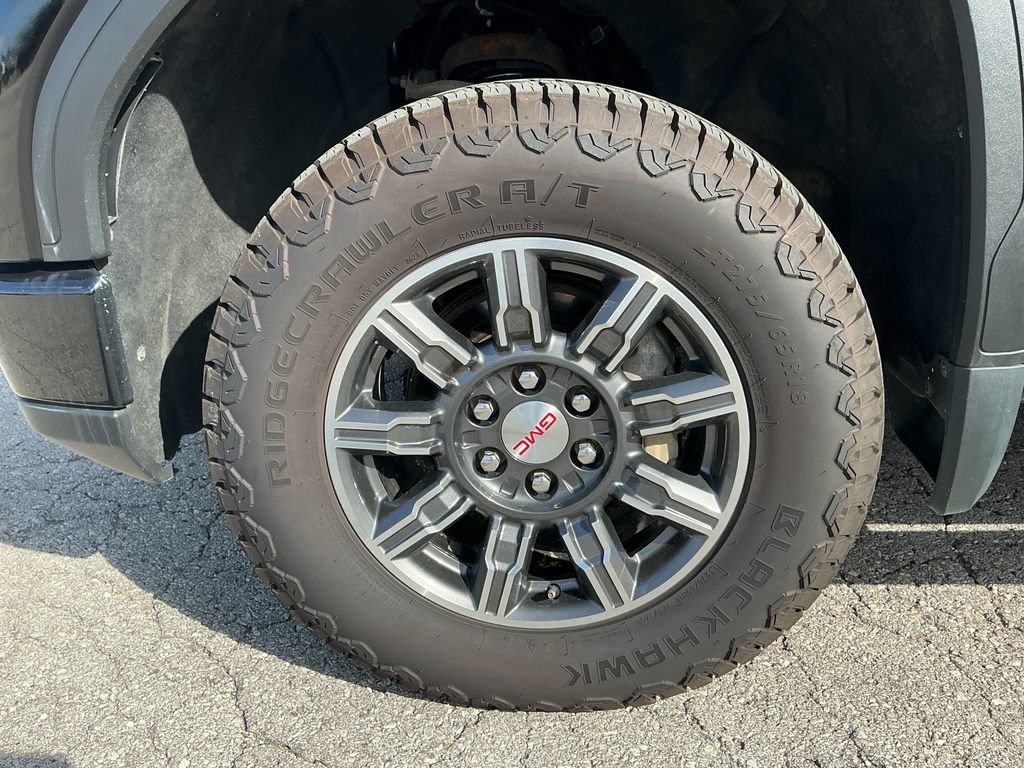 Used 2024 GMC Sierra 1500 AT4 w/ Technology Package AWD/4WD image 9